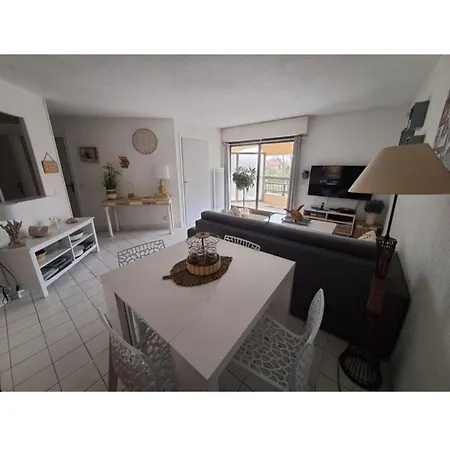 Location A Apartment *